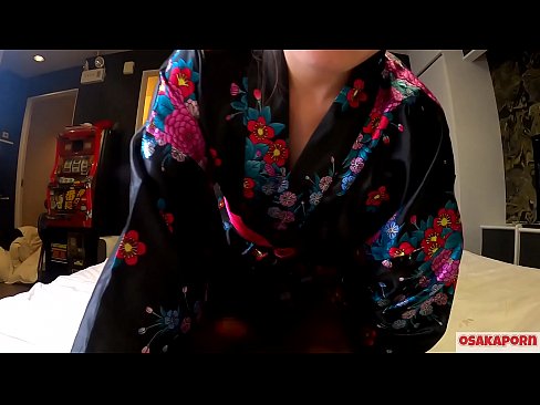 ❤️ Nuori cosplay-tyttö rakastaa seksiä orgasmeihin asti ruiskuttamalla hevostyttöä ja ottamalla suihin. Aasialaistyttö karvainen pillu ja kauniit tissit perinteisessä japanilaisessa puvussa amatöörivideossa, jossa näytetään masturbointia panoleluilla. Sakura 3 OSAKAPORN. ☑ Porno at us ﹏